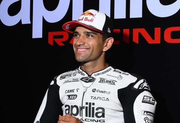 Jorge Martin Konfirmasi Bertahan di Aprilia Racing pada MotoGP 2026! Jorge Martin Konfirmasi Bertahan di Aprilia Racing pada MotoGP 2026!