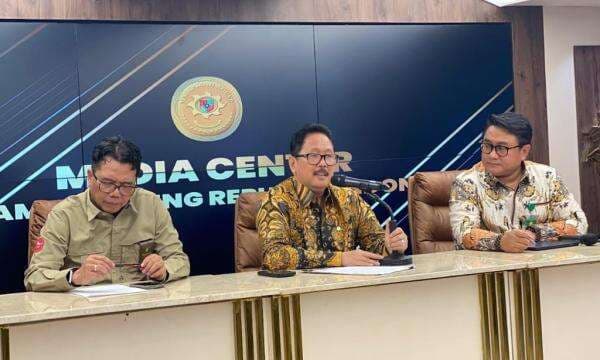 Tak Hanya Panggil Hakim, MA Juga Akan Pelajari Rekaman Persidangan Tom Lembong Tak Hanya Panggil Hakim, MA Juga Akan Pelajari Rekaman Persidangan Tom Lembong