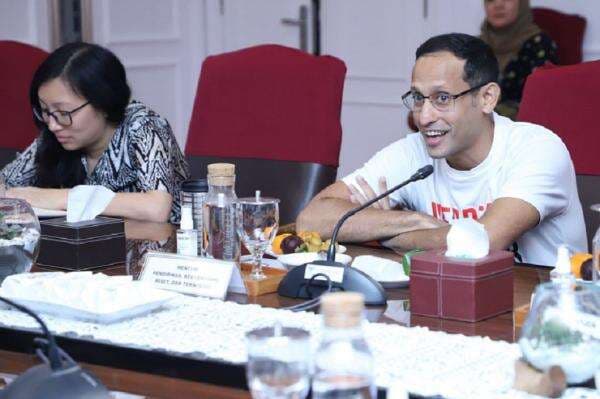 MAKI: Jurist Tan Tersangka Korupsi Laptop dan Eks Stafsus Nadiem Ada di Australia MAKI: Jurist Tan Tersangka Korupsi Laptop dan Eks Stafsus Nadiem Ada di Australia