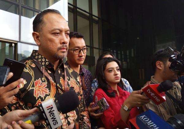 Mobil Mercedes-Benz yang Disita dari Ridwan Kamil Belum Dibawa ke Jakarta, KPK: Dititip Rawat di Bengkel Mobil Mercedes-Benz yang Disita dari Ridwan Kamil Belum Dibawa ke Jakarta, KPK: Dititip Rawat di Bengkel