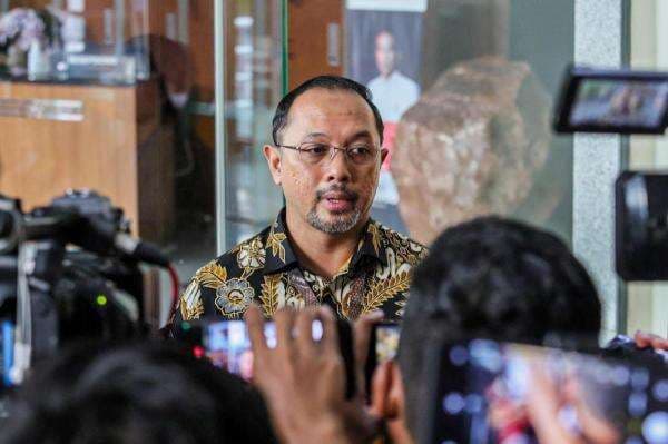 KPK Lakukan Penggeledahan di Kabupaten OKU Usai Lakukan OTT KPK Lakukan Penggeledahan di Kabupaten OKU Usai Lakukan OTT