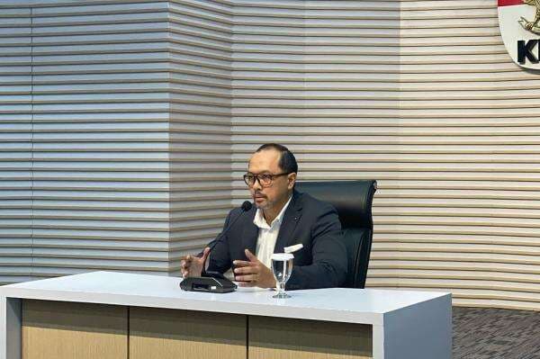 KPK Geledah 16 Titik terkait Dugaan Korupsi Dinas PU Mempawah, 3 Jadi Tersangka KPK Geledah 16 Titik terkait Dugaan Korupsi Dinas PU Mempawah, 3 Jadi Tersangka