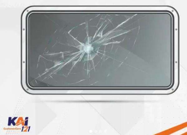 Kaca Kereta Sancaka Pecah Dilempar Batu, KAI: Ancaman Pidana 15 Tahun Kaca Kereta Sancaka Pecah Dilempar Batu, KAI: Ancaman Pidana 15 Tahun