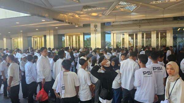 Ribuan Kader Padati Penutupan Kongres PSI, Prabowo dan Gibran Dijadwalkan Hadir Ribuan Kader Padati Penutupan Kongres PSI, Prabowo dan Gibran Dijadwalkan Hadir