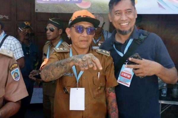 Kades Bertato ala Yakuza Curi Perhatian saat Peresmian Koperasi Merah Putih di Klaten Kades Bertato ala Yakuza Curi Perhatian saat Peresmian Koperasi Merah Putih di Klaten