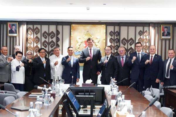 Kadin dan Belarus Jajaki Kerja Sama Industri Pupuk, Alat Berat hingga Teknologi Pertahanan Kadin dan Belarus Jajaki Kerja Sama Industri Pupuk, Alat Berat hingga Teknologi Pertahanan