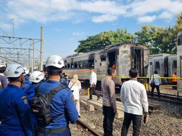 KAI Blacklist Terduga Pelaku Pembakar Gerbong Kereta di Stasiun Tugu Yogyakarta KAI Blacklist Terduga Pelaku Pembakar Gerbong Kereta di Stasiun Tugu Yogyakarta