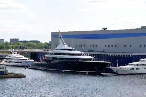 Kapal Pesiar Mewah Bill Gates Seharga Rp10,29 Triliun Dijual, Minat Bergaya Miliarder? Kapal Pesiar Mewah Bill Gates Seharga Rp10,29 Triliun Dijual, Minat Bergaya Miliarder?