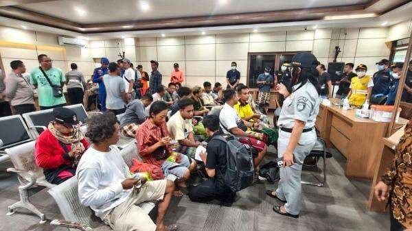 Identitas Penumpang KMP Tunu Pratama Jaya yang Selamat Identitas Penumpang KMP Tunu Pratama Jaya yang Selamat