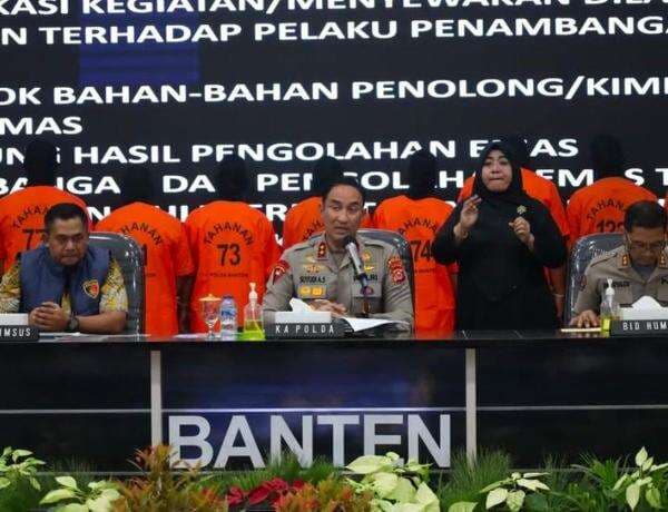 10 Penambang Emas Ilegal di Lebak Ditangkap 10 Penambang Emas Ilegal di Lebak Ditangkap