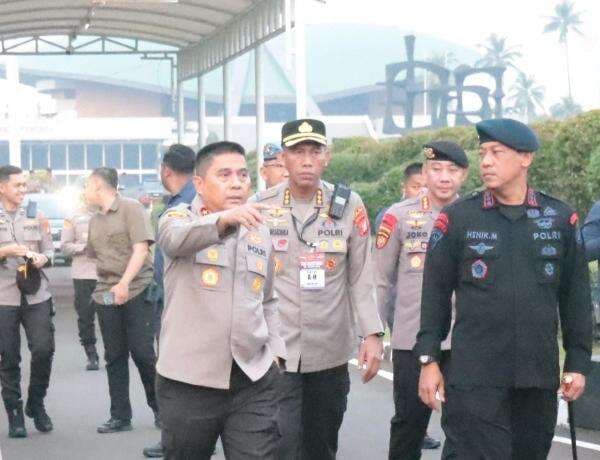 Respons Keras Kapolda Metro ke Pelaku Tawuran yang Siram Polisi Pakai Air Keras Respons Keras Kapolda Metro ke Pelaku Tawuran yang Siram Polisi Pakai Air Keras
