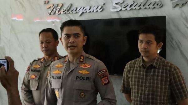 Selidiki Wanita Muda Tewas di Kamar Kos, Polres Indramayu Libatkan Tim Laboratorium Forensik Selidiki Wanita Muda Tewas di Kamar Kos, Polres Indramayu Libatkan Tim Laboratorium Forensik