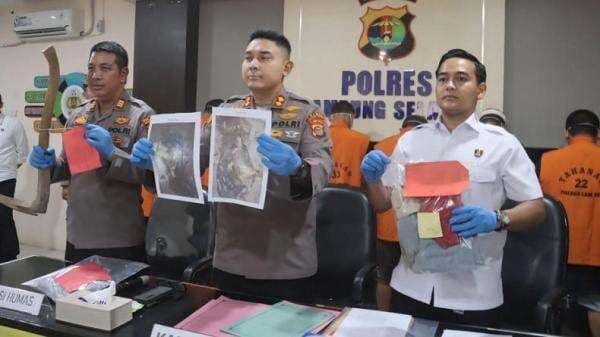 Kubur Bayi Hasil Hubungan dengan Pacar, Pelajar SMA di Lampung Selatan Ditangkap Kubur Bayi Hasil Hubungan dengan Pacar, Pelajar SMA di Lampung Selatan Ditangkap