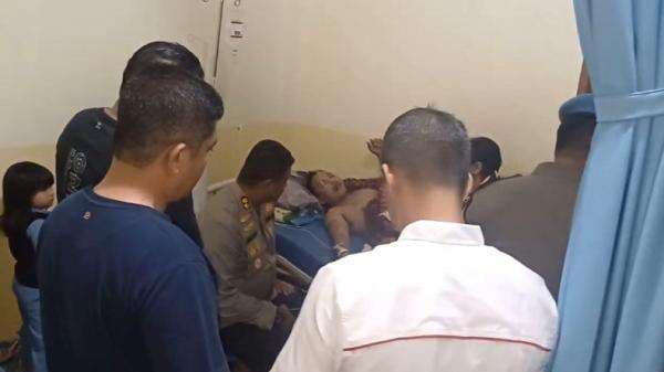 Viral Oknum Polisi di Mandailing Natal Diduga Pukuli Warga hingga Tak Sadarkan Diri Viral Oknum Polisi di Mandailing Natal Diduga Pukuli Warga hingga Tak Sadarkan Diri