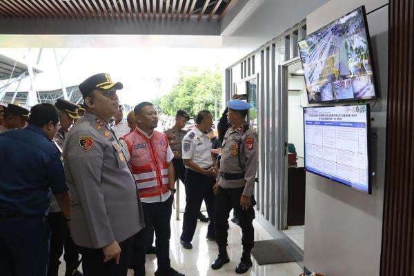 Kapolres Pelabuhan Tj Priok Cek Pos Mudik, Apresiasi Personel hingga Beri Instruksi Penting Kapolres Pelabuhan Tj Priok Cek Pos Mudik, Apresiasi Personel hingga Beri Instruksi Penting