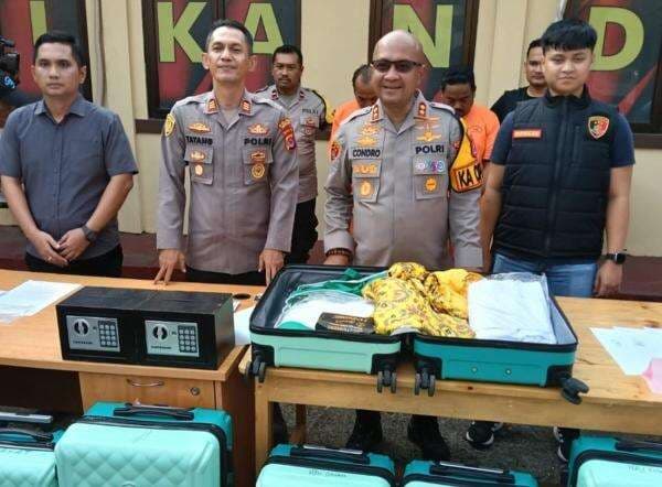 Ditipu Travel, Puluhan Calon Jamaah Umroh Dibiarkan Terlantar di Hotel Ditipu Travel, Puluhan Calon Jamaah Umroh Dibiarkan Terlantar di Hotel