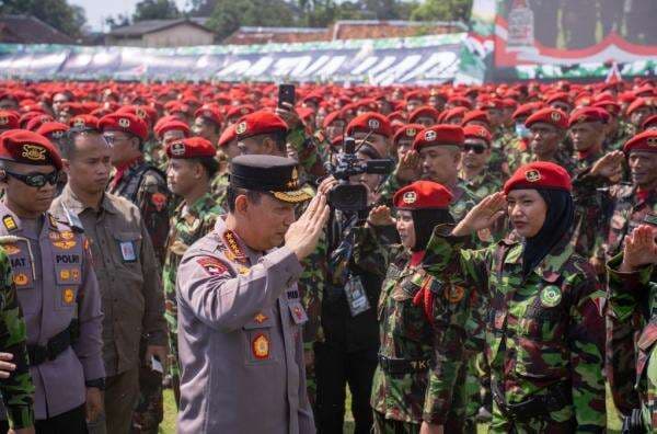 Kapolri Hadiri Apel Akbar di Yogyakarta, Panglima Kokam: Pasukan Perisai Penjaga NKRI! Kapolri Hadiri Apel Akbar di Yogyakarta, Panglima Kokam: Pasukan Perisai Penjaga NKRI!