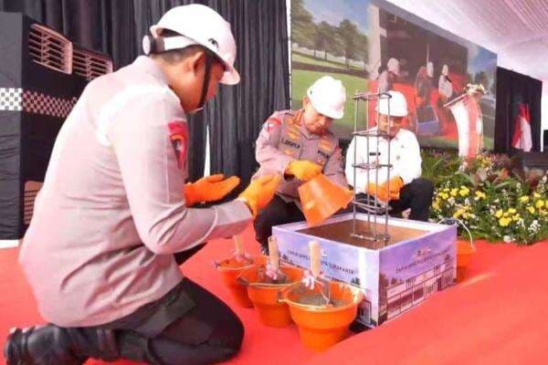 Kapolri Groundbreaking 24 SPPG Jateng, Polri Dukung Penuh Program MBG Kapolri Groundbreaking 24 SPPG Jateng, Polri Dukung Penuh Program MBG