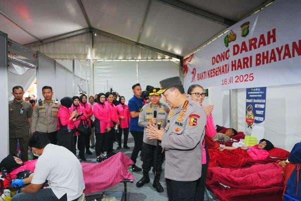 Kapolri Hadiri Puncak Baktikes HUT Bhayangkara: Wujud Kehadiran Polri untuk Masyarakat Kapolri Hadiri Puncak Baktikes HUT Bhayangkara: Wujud Kehadiran Polri untuk Masyarakat