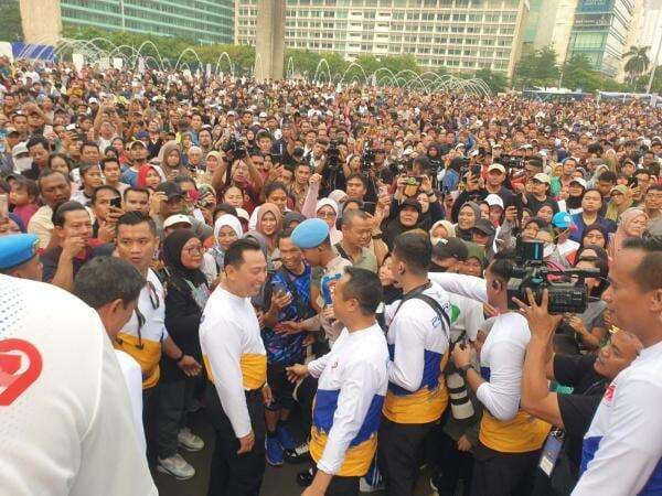 Begini Keseruan Kapolri Bareng Warga di CFD Jelang Hari Bhayangkara Begini Keseruan Kapolri Bareng Warga di CFD Jelang Hari Bhayangkara