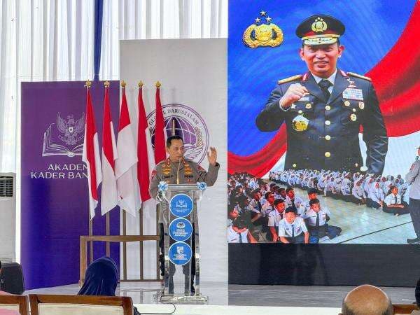 Resmikan SMA KTB dan Global Darussalam, Kapolri Harap Lahirkan Calon Pemimpin Bangsa Resmikan SMA KTB dan Global Darussalam, Kapolri Harap Lahirkan Calon Pemimpin Bangsa