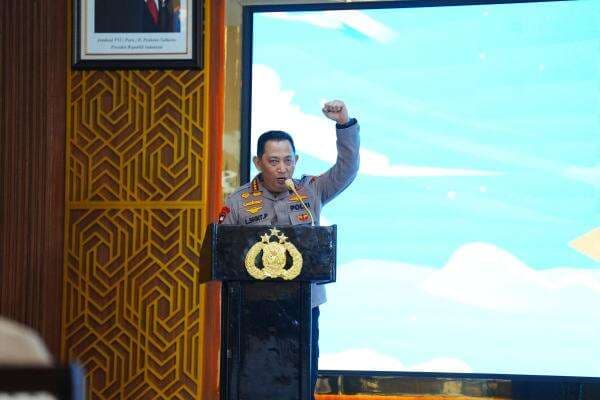 Kapolri Lepas 700 Buruh Terdampak PHK Kembali Kerja, Kolaborasi Selesaikan Masalah Industrial Kapolri Lepas 700 Buruh Terdampak PHK Kembali Kerja, Kolaborasi Selesaikan Masalah Industrial