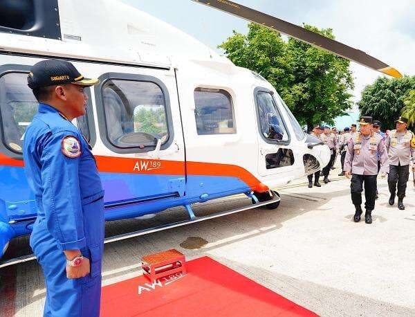 Kapolri Tinjau Posko Pengungsian Korban Erupsi Gunung Lewotobi Hari Ini Kapolri Tinjau Posko Pengungsian Korban Erupsi Gunung Lewotobi Hari Ini