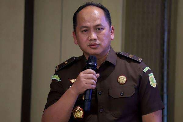 Untuk Ketiga Kali, Kejagung Panggil Riza Chalid Terkait Dugaan Korupsi Tata Kelola Minyak Untuk Ketiga Kali, Kejagung Panggil Riza Chalid Terkait Dugaan Korupsi Tata Kelola Minyak