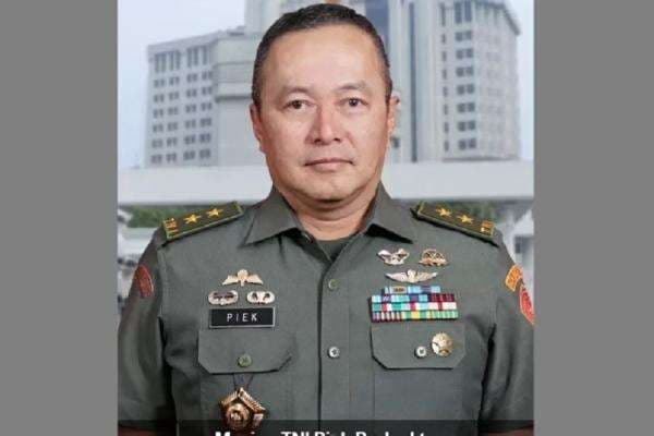 Karier Militer Mayjen TNI Piek Budyakto, Pangdam IX/Udayana yang Baru Karier Militer Mayjen TNI Piek Budyakto, Pangdam IX/Udayana yang Baru