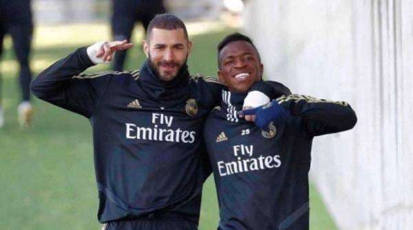 Kisah Miris Vinicius Junior, Winger Kesayangan Real Madrid yang Disebut Pemain Sampah oleh Karim Benzema Kisah Miris Vinicius Junior, Winger Kesayangan Real Madrid yang Disebut Pemain Sampah oleh Karim Benzema
