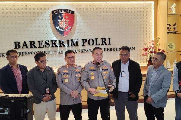 Penahanan Ditangguhkan, Mahasiswi ITB Minta Maaf ke Prabowo dan Jokowi Penahanan Ditangguhkan, Mahasiswi ITB Minta Maaf ke Prabowo dan Jokowi