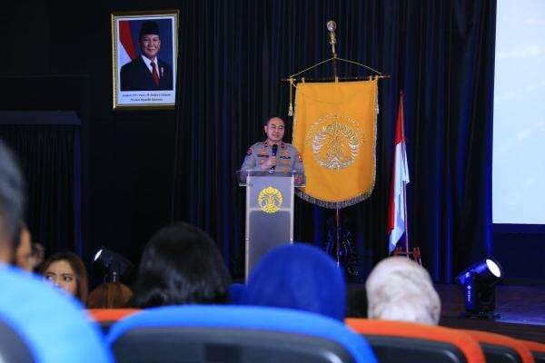 Raih Gold Winner di Makaravox UI PR Awards 2025, Karopenmas: Polri Terus Inovasi Sajikan Informasi yang Positif Raih Gold Winner di Makaravox UI PR Awards 2025, Karopenmas: Polri Terus Inovasi Sajikan Informasi yang Positif