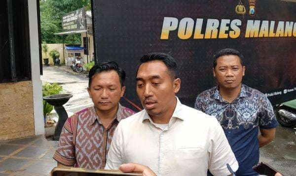 Usut Tuntas! 15 Orang Diperiksa Terkait Insiden Pelemparan Bus Persik Usut Tuntas! 15 Orang Diperiksa Terkait Insiden Pelemparan Bus Persik