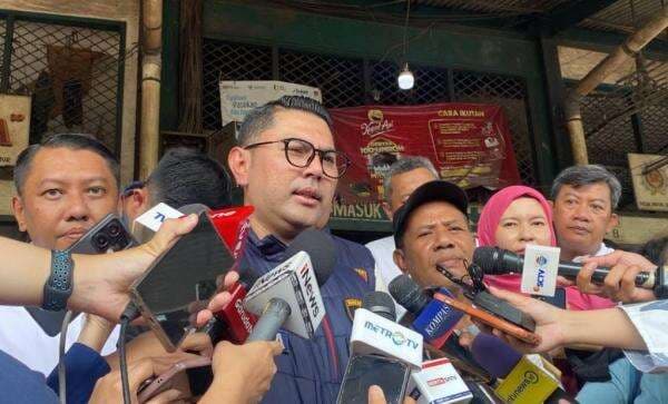 Satgas Pangan Polda Metro Temukan 1 Merek Beras Oplosan Masih Dijual di Pasar Induk Cipinang Satgas Pangan Polda Metro Temukan 1 Merek Beras Oplosan Masih Dijual di Pasar Induk Cipinang