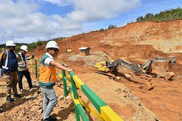Kata Bahlil usai Dialog dengan Warga Pulau Gag, Tambang Nikel di Raja Ampat Lanjut? Kata Bahlil usai Dialog dengan Warga Pulau Gag, Tambang Nikel di Raja Ampat Lanjut?