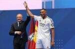 Kata-kata Pertama Kylian Mbappe saat Diperkenalkan Real Madrid di Santiago Bernabeu Kata-kata Pertama Kylian Mbappe saat Diperkenalkan Real Madrid di Santiago Bernabeu