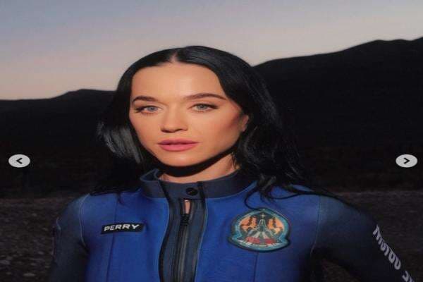 Katy Perry Siap Terbang ke Luar Angkasa Bersama Tim Perempuan dengan Blue Origin Katy Perry Siap Terbang ke Luar Angkasa Bersama Tim Perempuan dengan Blue Origin