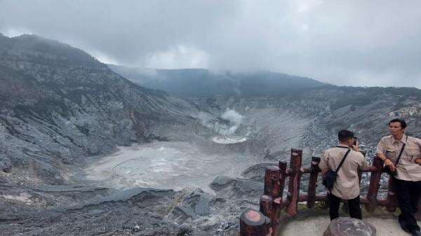 Aktivitas Meningkat, Wisata Tangkuban Parahu Tetap Dibuka dengan SOP Ketat Aktivitas Meningkat, Wisata Tangkuban Parahu Tetap Dibuka dengan SOP Ketat