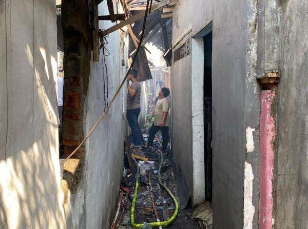 4 Korban Tewas Kebakaran di Tebet Ternyata Anak-Anak, 3 Masih Balita 4 Korban Tewas Kebakaran di Tebet Ternyata Anak-Anak, 3 Masih Balita