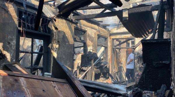 Orangtua Sempat Minta Petugas Damkar Selamatkan 4 Anaknya yang Terjebak Kobaran Api Orangtua Sempat Minta Petugas Damkar Selamatkan 4 Anaknya yang Terjebak Kobaran Api