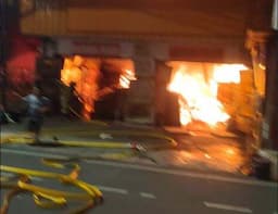 Kebakaran Toko Bingkai di Mampang, Karyawan Sempat Dengar Ledakan