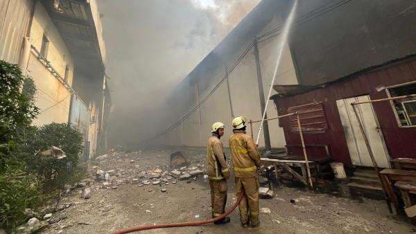 Update Kebakaran di Pergudangan Dadap Tangerang: 13 Gudang Hangus Update Kebakaran di Pergudangan Dadap Tangerang: 13 Gudang Hangus