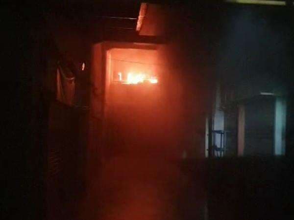 Kebakaran Hanguskan 3 Kios di Pasar Anyar Bogor Kebakaran Hanguskan 3 Kios di Pasar Anyar Bogor