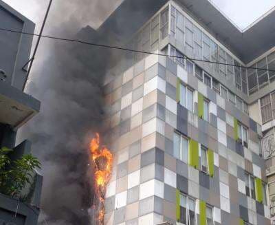 Kebakaran Hotel di Glodok, Api Berasal dari Bangunan Sebelah Kebakaran Hotel di Glodok, Api Berasal dari Bangunan Sebelah