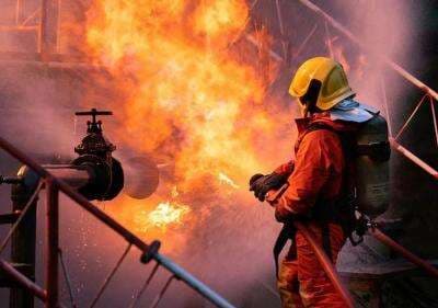 Kebakaran Hotel di Pasar Glodok Padam, 22 Pengunjung Dievakuasi Kebakaran Hotel di Pasar Glodok Padam, 22 Pengunjung Dievakuasi