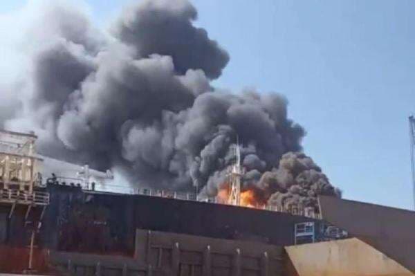 Kapal Tanker MT Federal II Terbakar di Batam, 4 Tewas dan 3 Luka Bakar Serius Kapal Tanker MT Federal II Terbakar di Batam, 4 Tewas dan 3 Luka Bakar Serius