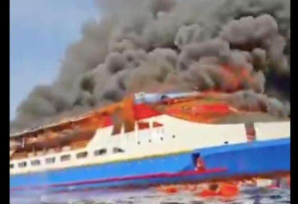 KM Barcelona 5 Terbakar di Perairan Talise, Satu Ibu Hamil Dilaporkan Tewas KM Barcelona 5 Terbakar di Perairan Talise, Satu Ibu Hamil Dilaporkan Tewas