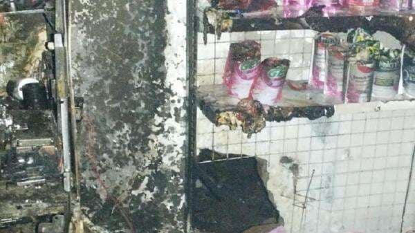 Kawanan Pencuri Bobol Mesin ATM dan Bakar Minimarket di Lampung, Polisi Olah TKP Kawanan Pencuri Bobol Mesin ATM dan Bakar Minimarket di Lampung, Polisi Olah TKP