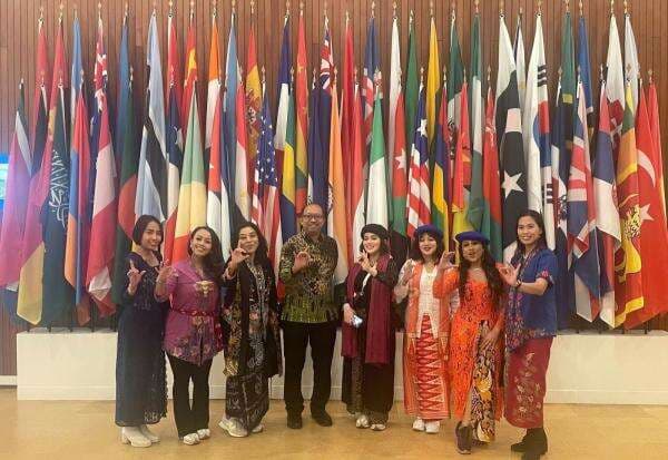Kebaya Harus Distandardisasi Kebaya Harus Distandardisasi