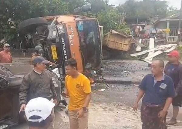 Kecelakaan Beruntun di Jalur Trans Sulawesi Sidrap, 1 Orang Tewas